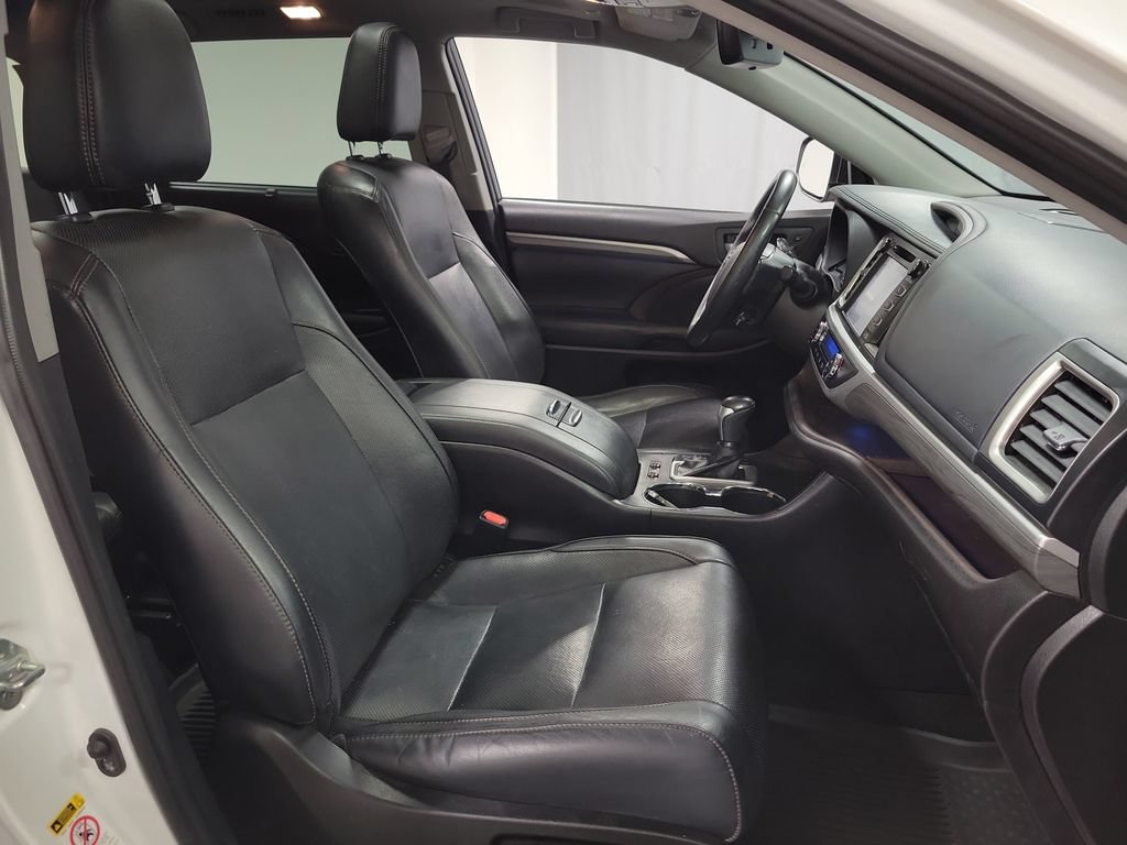 Used 2019 Toyota Highlander Limited Platinum AWD/4WD image 29