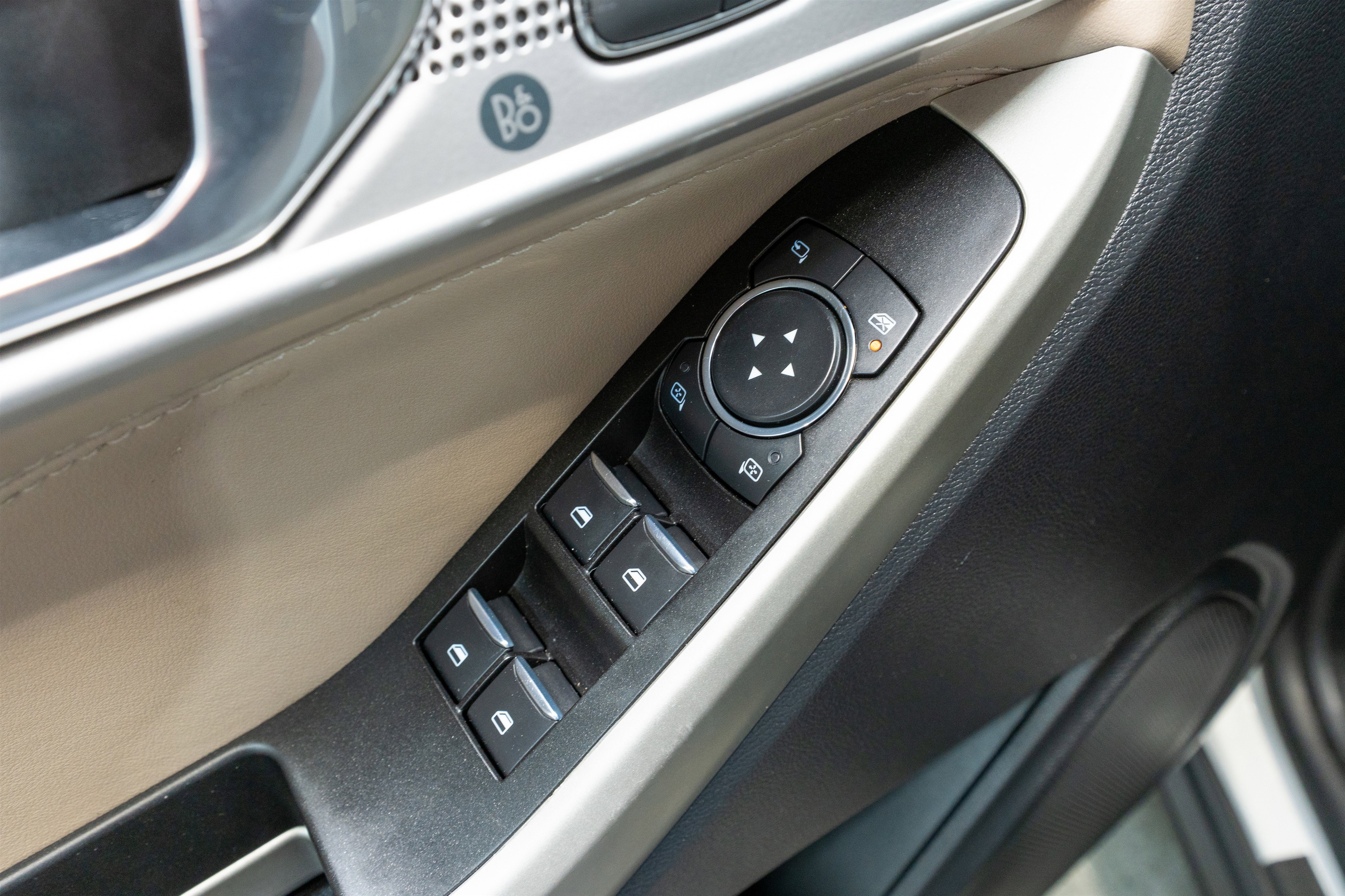 Used 2022 Ford Explorer Limited w/ Equipment Group 301A image 15