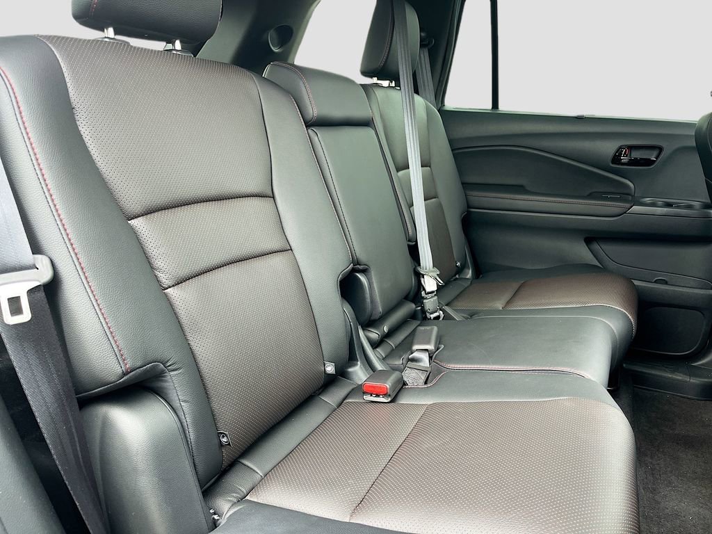 Used 2024 Honda Passport Black Edition image 29