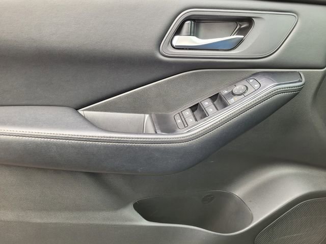 Used 2024 Nissan Rogue SV image 33