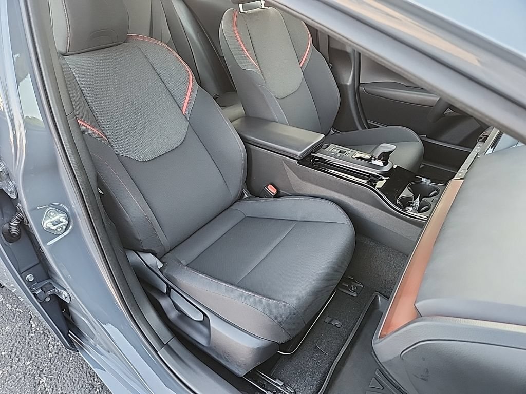 Used 2024 Toyota Prius Prime FWD image 36