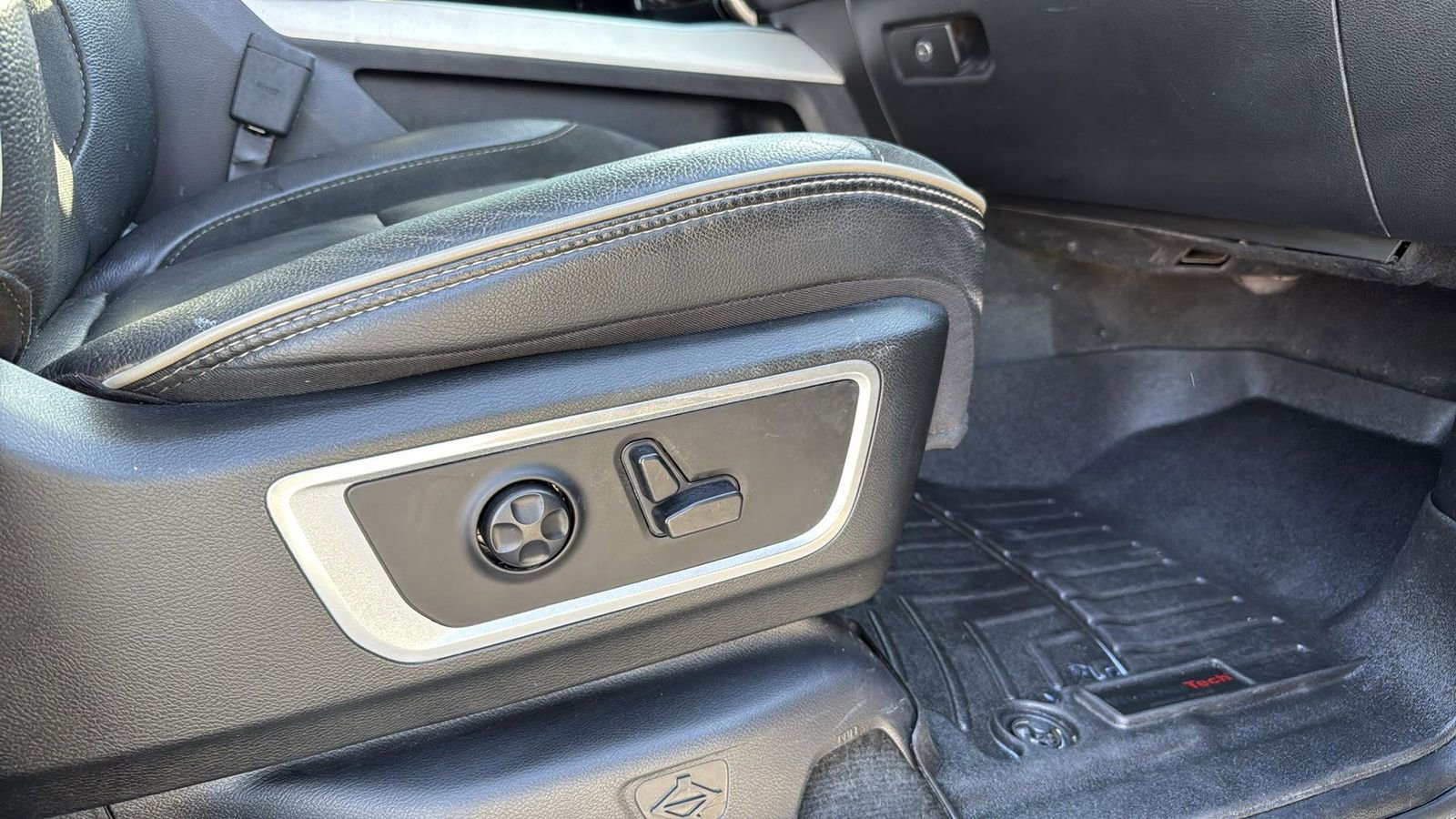 Used 2020 RAM 1500 Laramie image 25