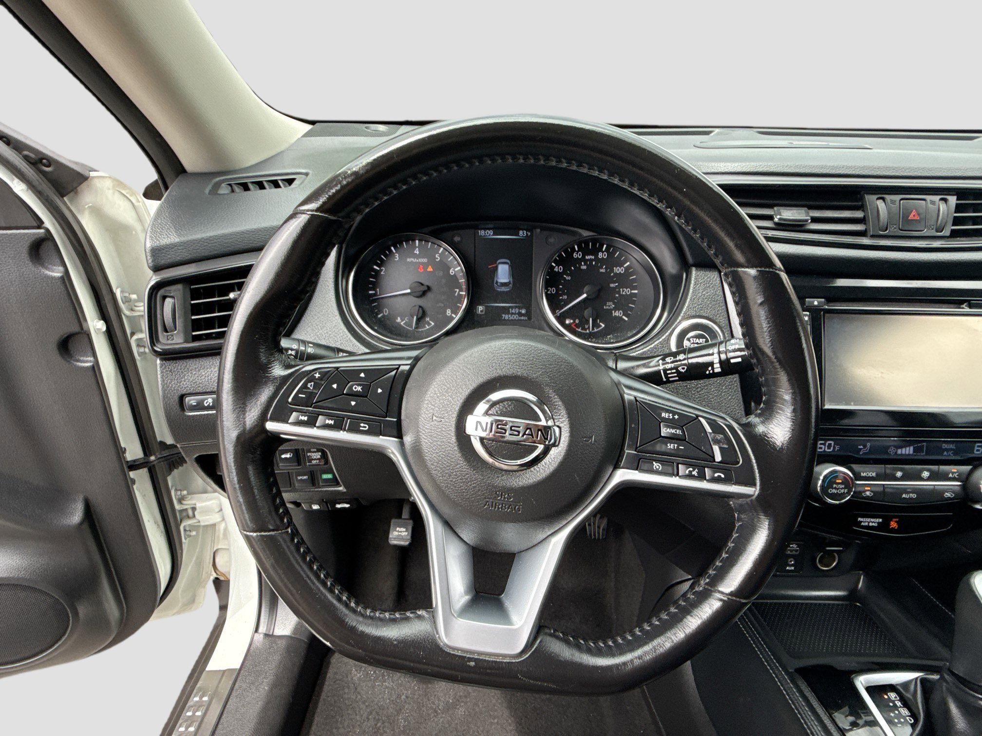 Used 2017 Nissan Rogue SL image 8