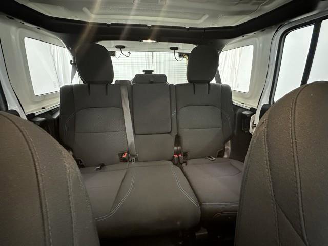 Used 2023 Jeep Wrangler Unlimited Rubicon 4xe image 16