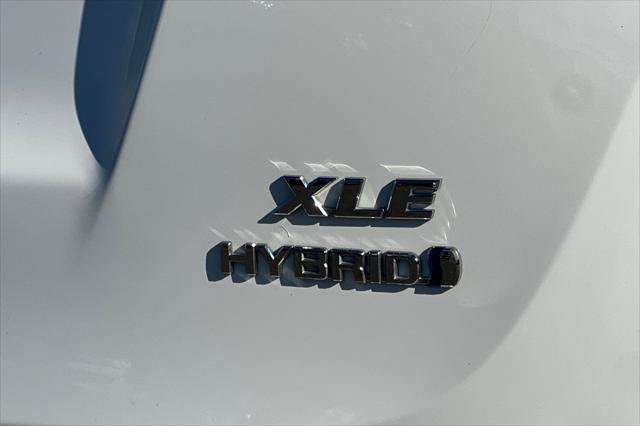 Certified 2017 Toyota RAV4 XLE w/ Convenience Package AWD/4WD image 31