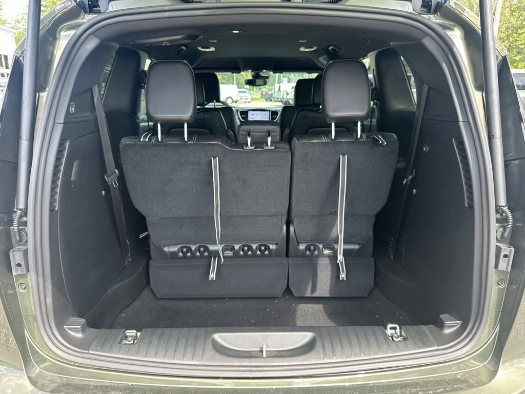 New 2027 Chrysler Pacifica Select AWD/4WD image 24