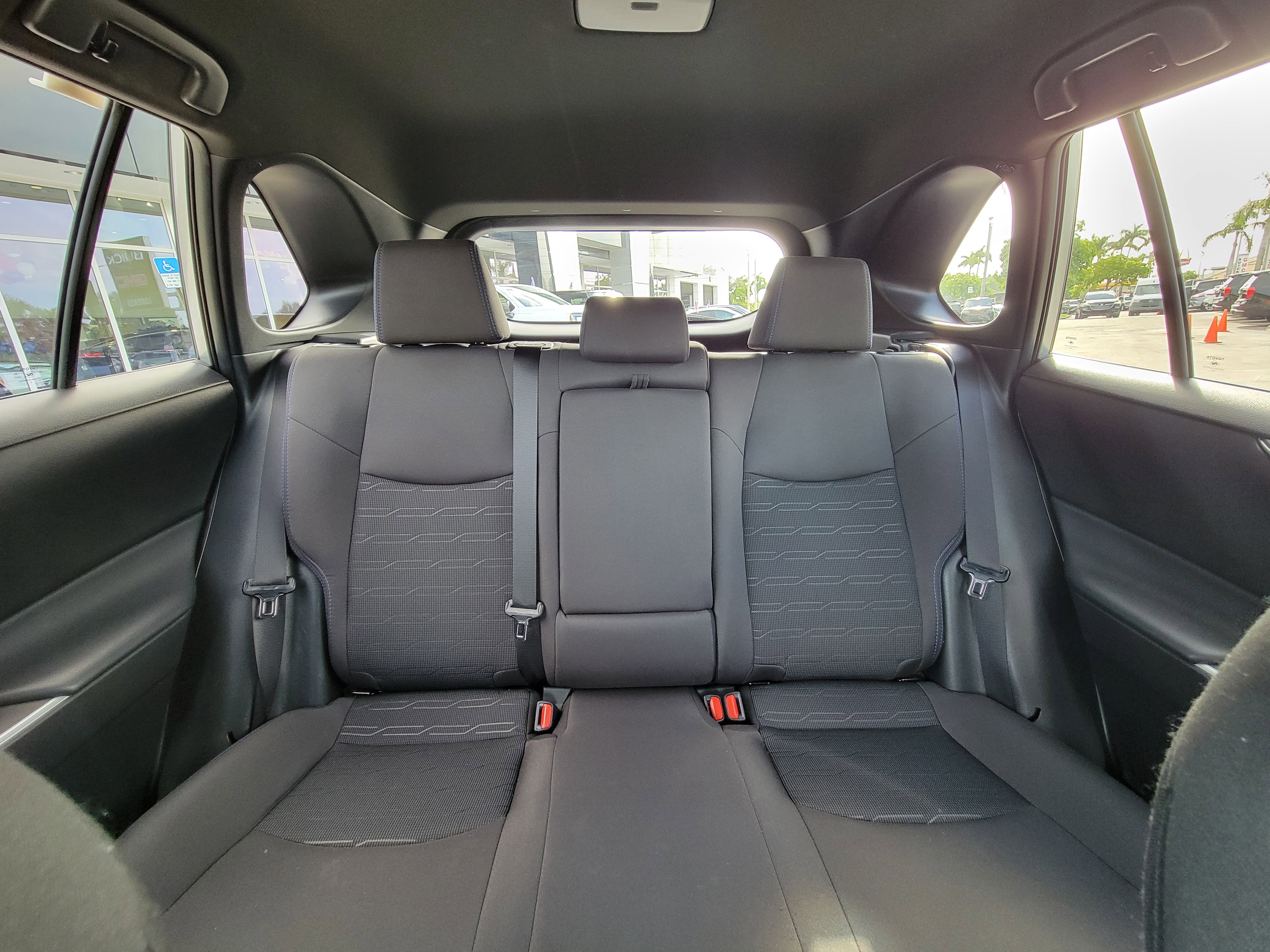 Used 2024 Toyota RAV4 SE image 15