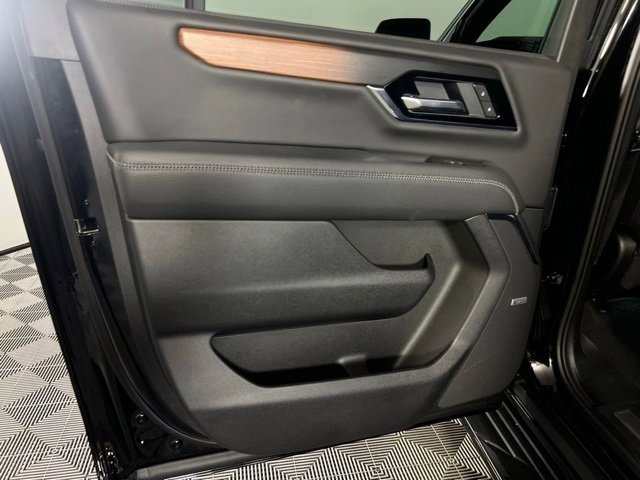 Used 2025 GMC Yukon XL Denali image 18