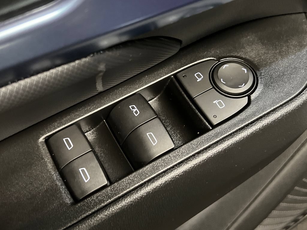 Used 2024 Chevrolet Equinox EV LT FWD image 30