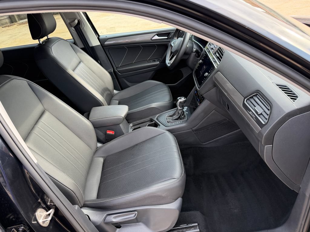 Certified 2023 Volkswagen Tiguan SE FWD image 23