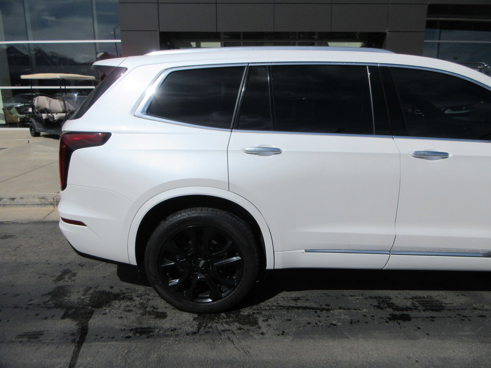 Used 2023 Cadillac XT6 Luxury image 12