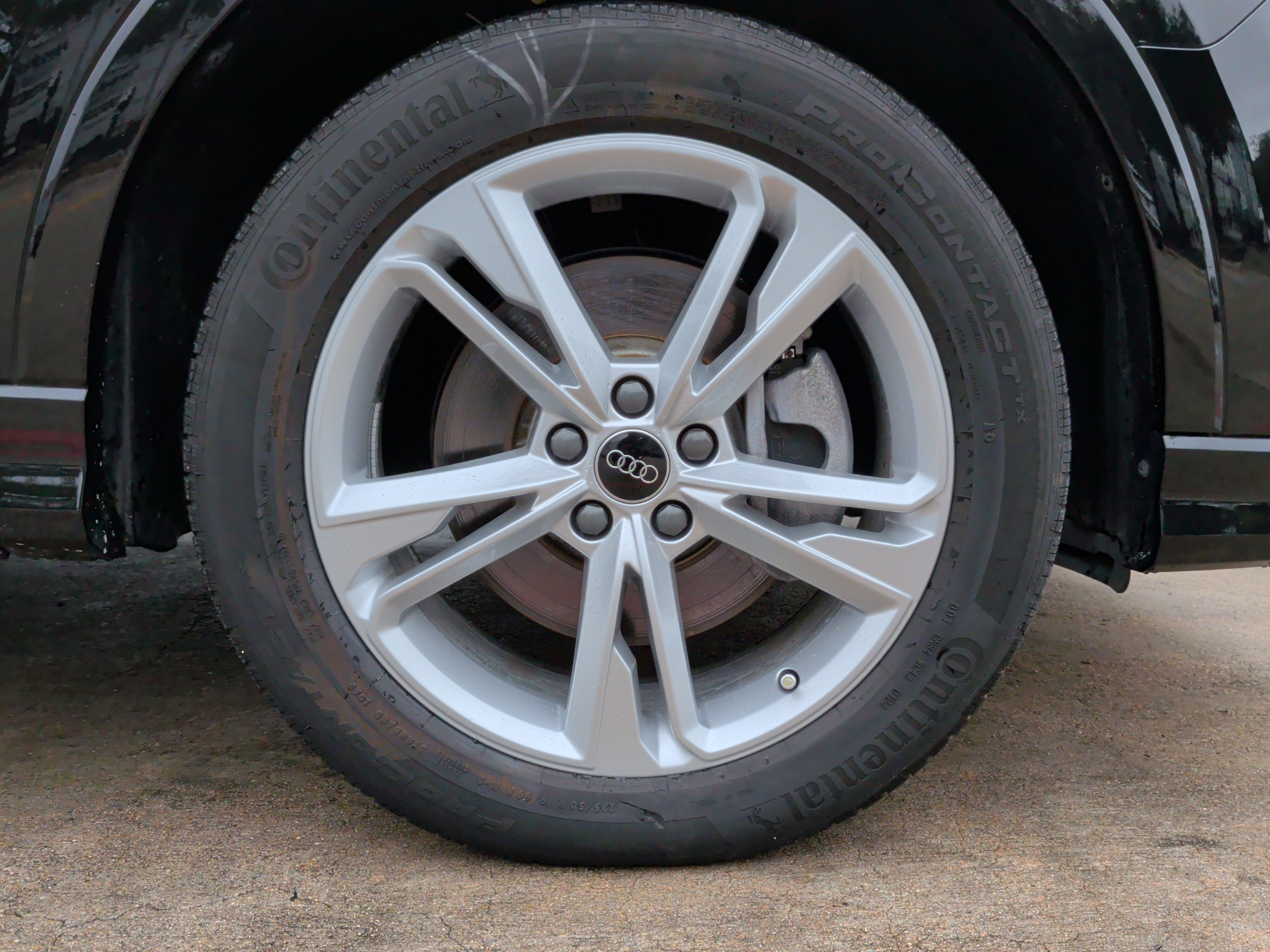 Certified 2024 Audi Q3 2.0T Premium w/ 19" Wheel Package AWD/4WD image 13