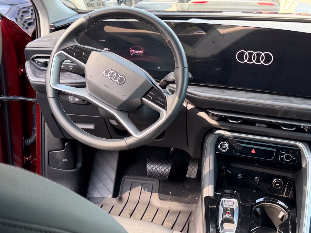 Used 2025 Audi Q5 Premium w/ Convenience Package AWD/4WD image 23