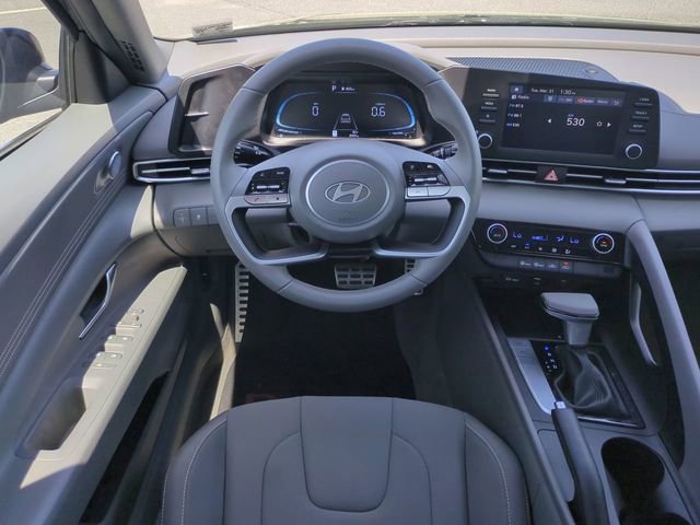 Used 2025 Hyundai Elantra Sport FWD image 15