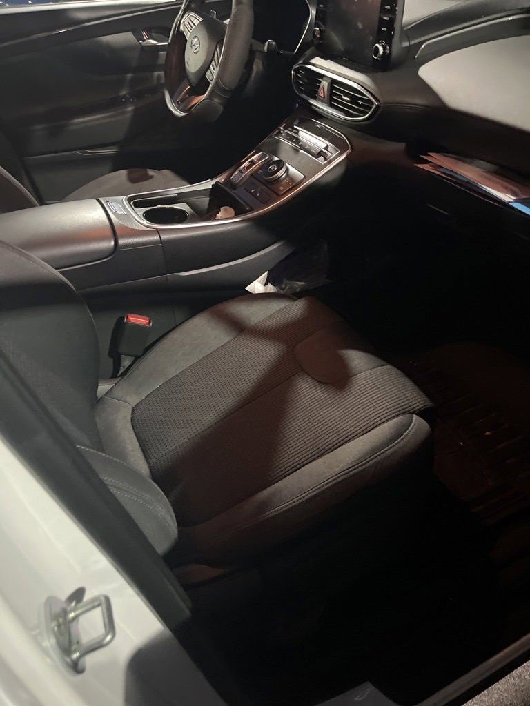 Used 2021 Hyundai Santa Fe SEL w/ Convenience Package image 6