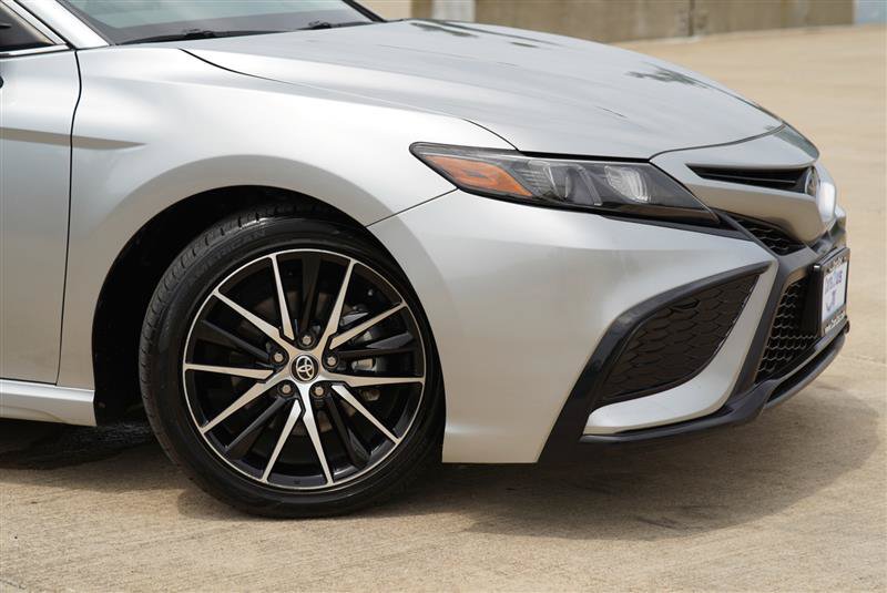 Used 2024 Toyota Camry SE w/ Audio Upgrade Package FWD image 11