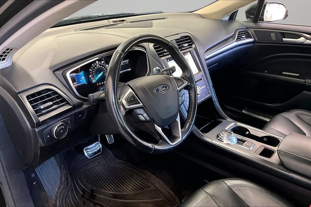 Used 2017 Ford Fusion Titanium FWD image 17