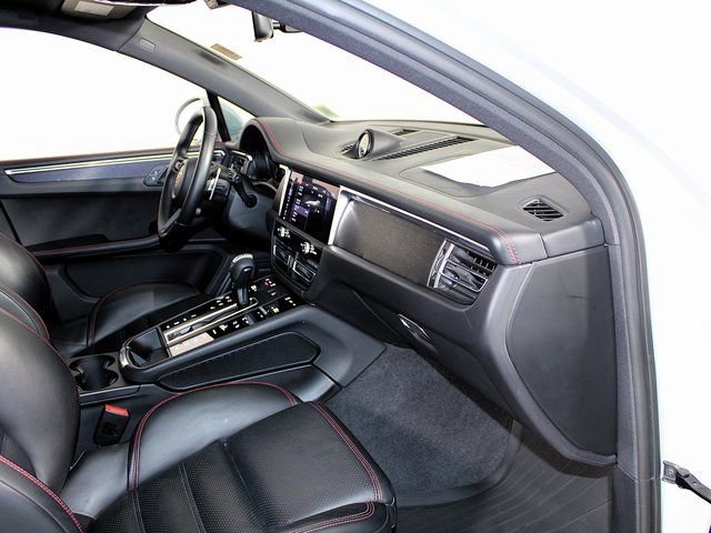 Certified 2022 Porsche Macan GTS image 27
