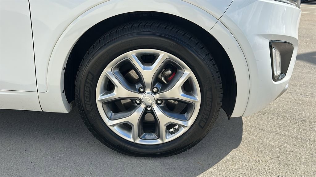 Used 2017 Kia Sorento SX image 16