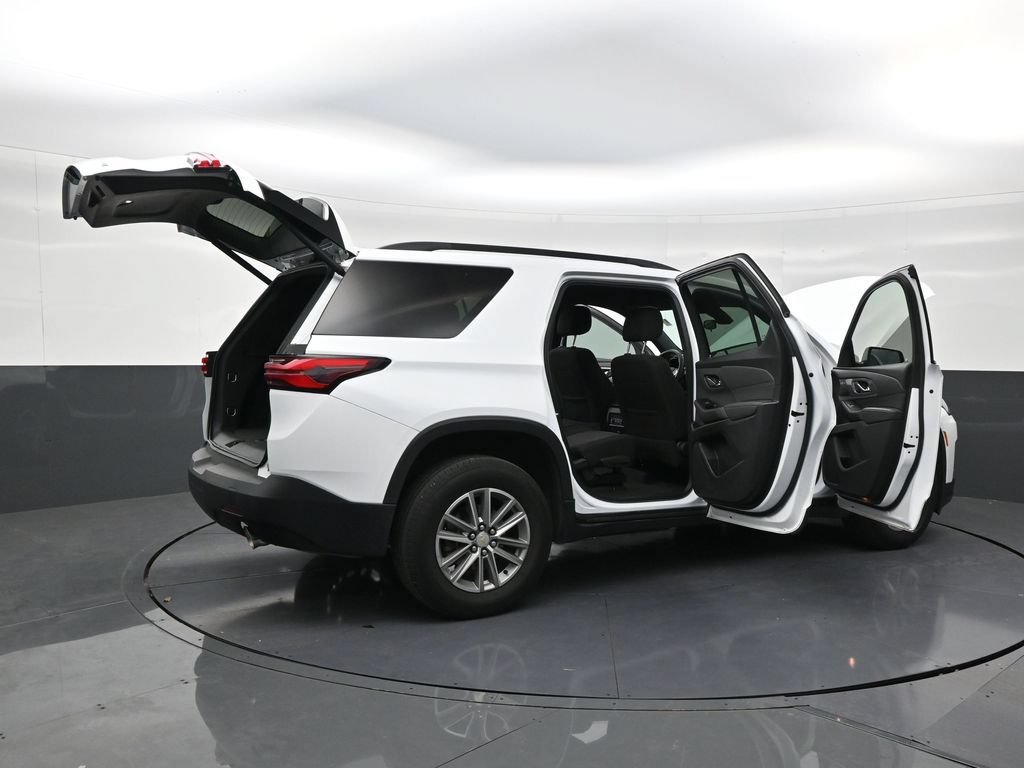 Used 2023 Chevrolet Traverse LT FWD image 28