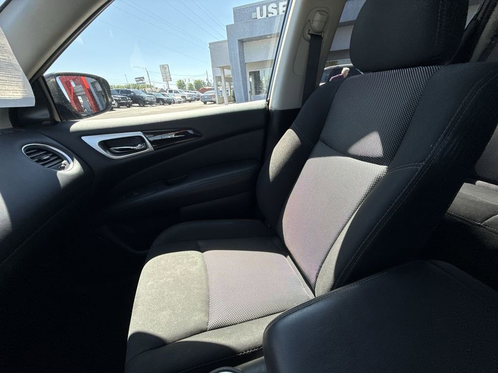 Used 2020 Nissan Pathfinder SV image 31