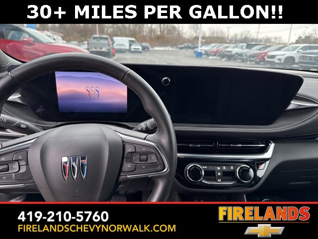 Certified 2024 Buick Envista Sport Touring image 4