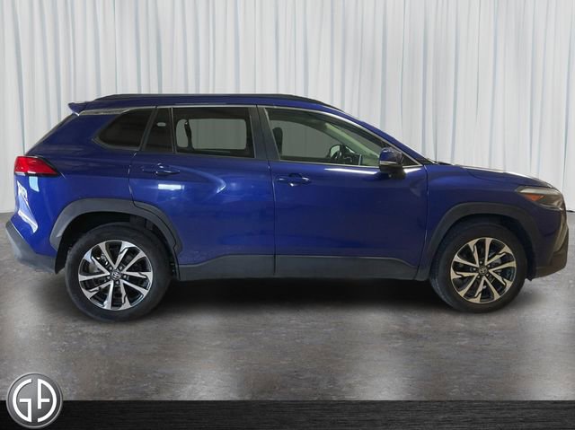 Used 2023 Toyota Corolla Cross XLE image 4