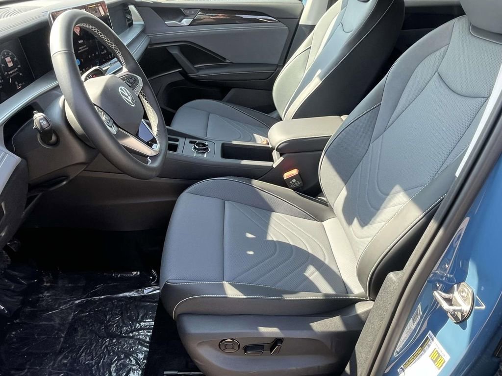 New 2026 Volkswagen Tiguan SE AWD/4WD image 12