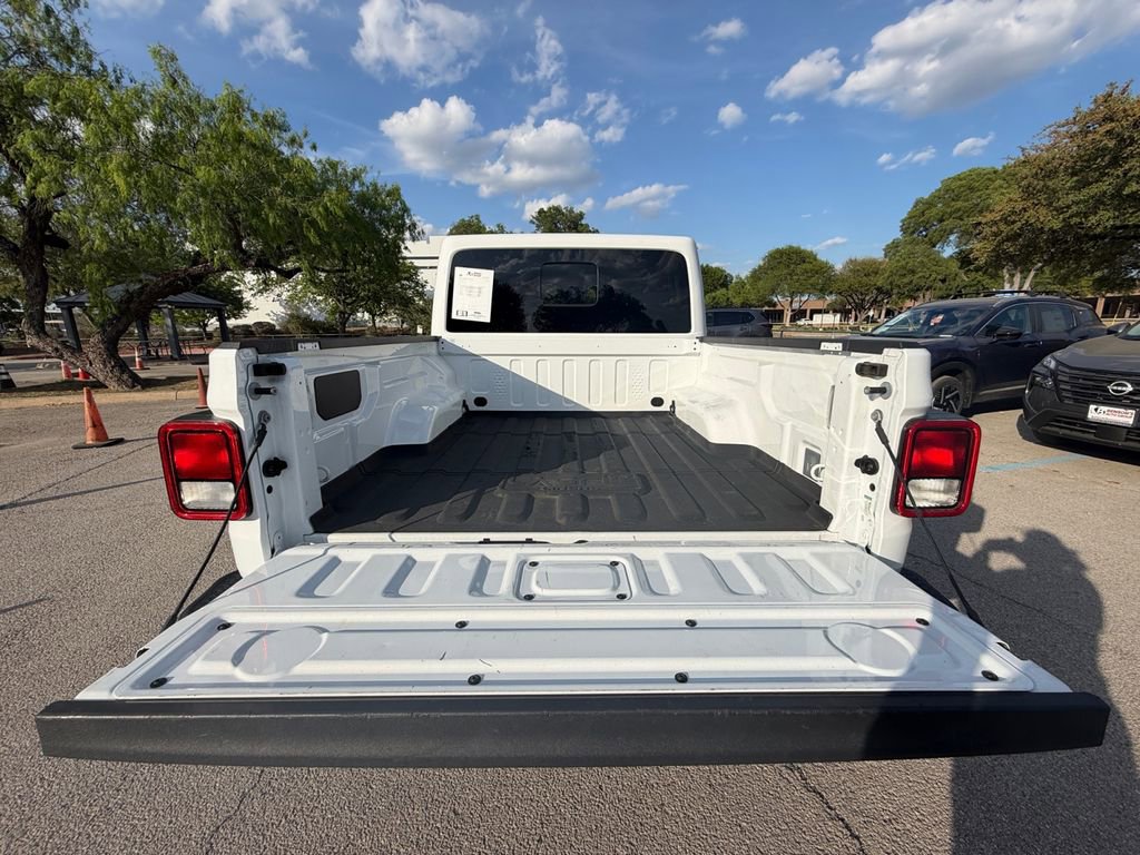 Used 2025 Jeep Gladiator Sport image 19