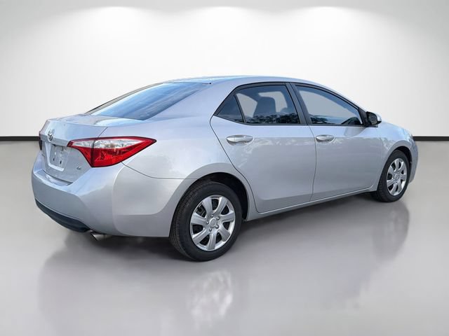 Used 2015 Toyota Corolla LE FWD image 3