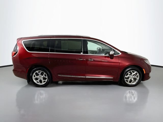 Used 2017 Chrysler Pacifica Limited FWD image 8