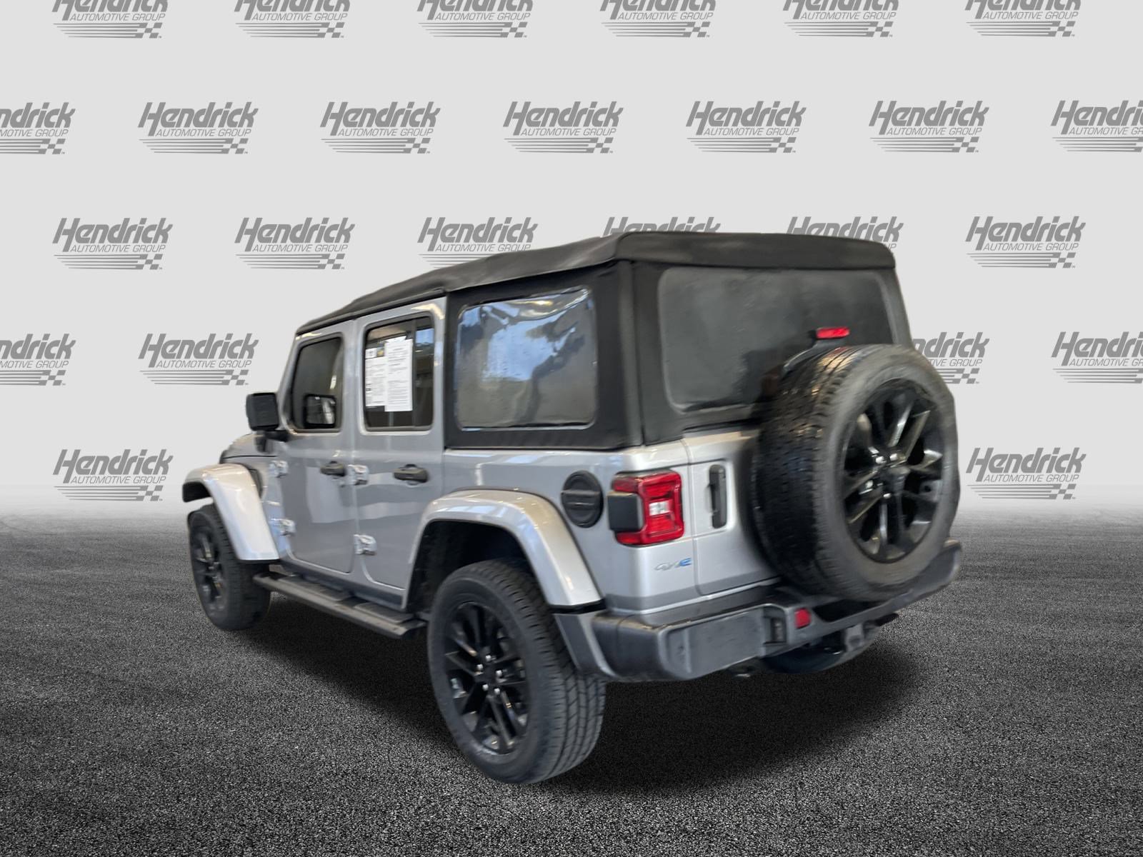 Used 2021 Jeep Wrangler Unlimited Sahara w/ Cold Weather Group AWD/4WD image 8