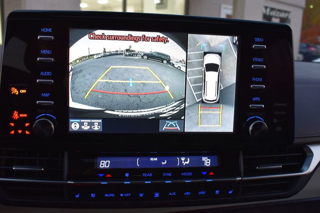 Used 2022 Toyota Sienna Platinum image 33