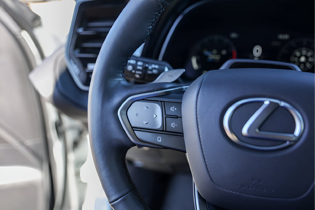 Used 2024 Lexus TX 350 AWD image 16