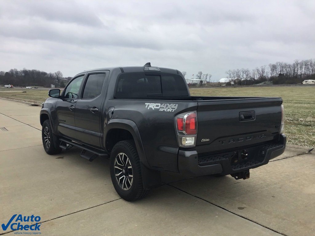 Used 2021 Toyota Tacoma TRD Sport w/ Technology Package image 4
