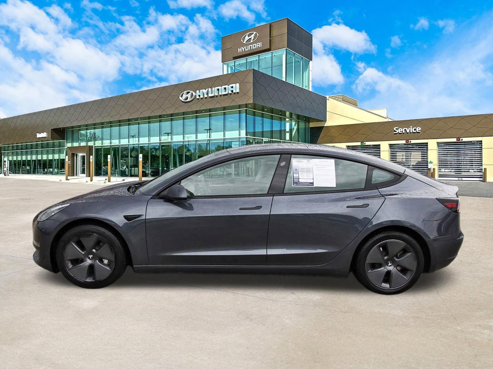 Used 2023 Tesla Model 3 Standard Range RWD image 9