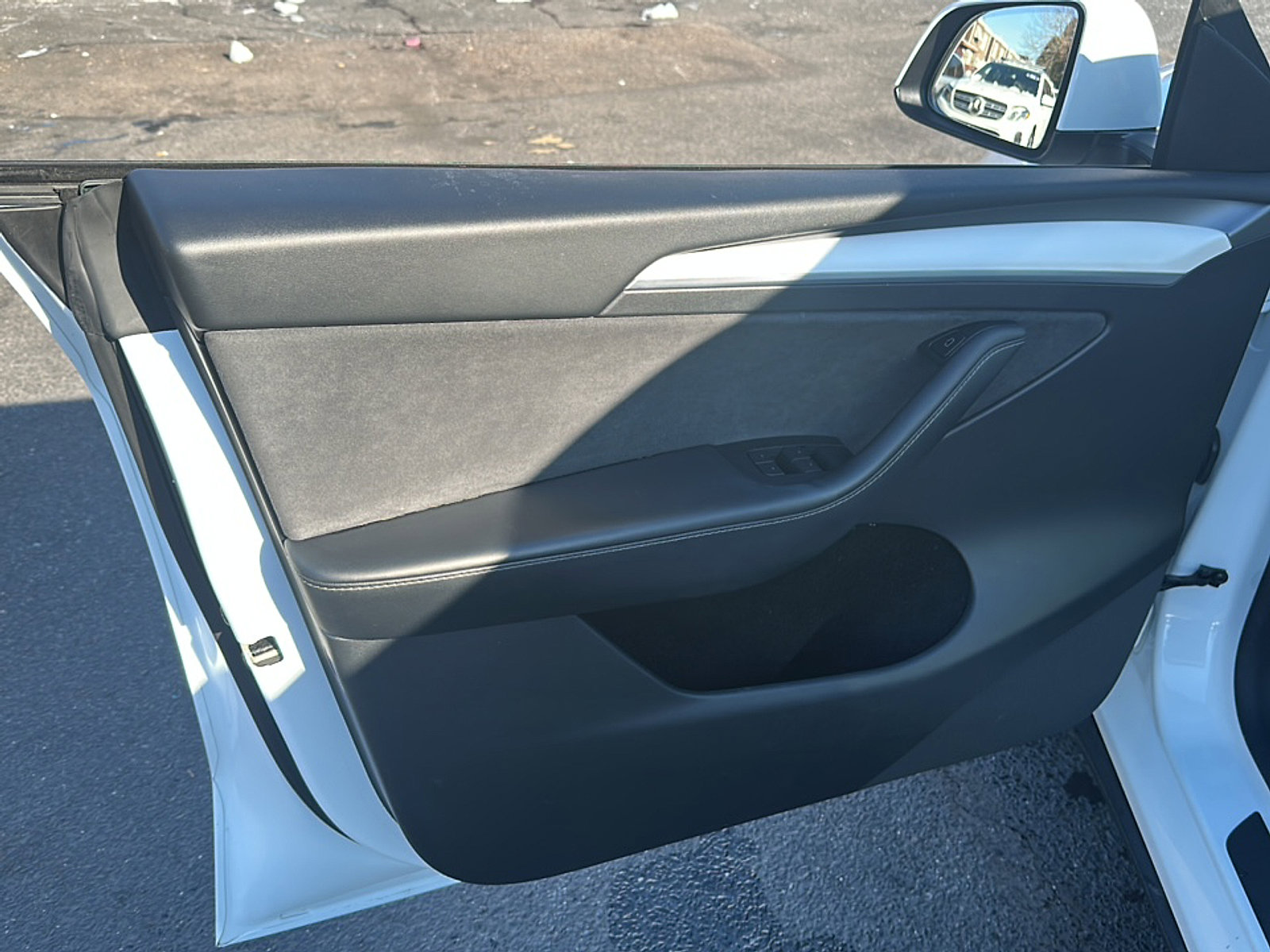 Used 2022 Tesla Model Y Long Range image 13