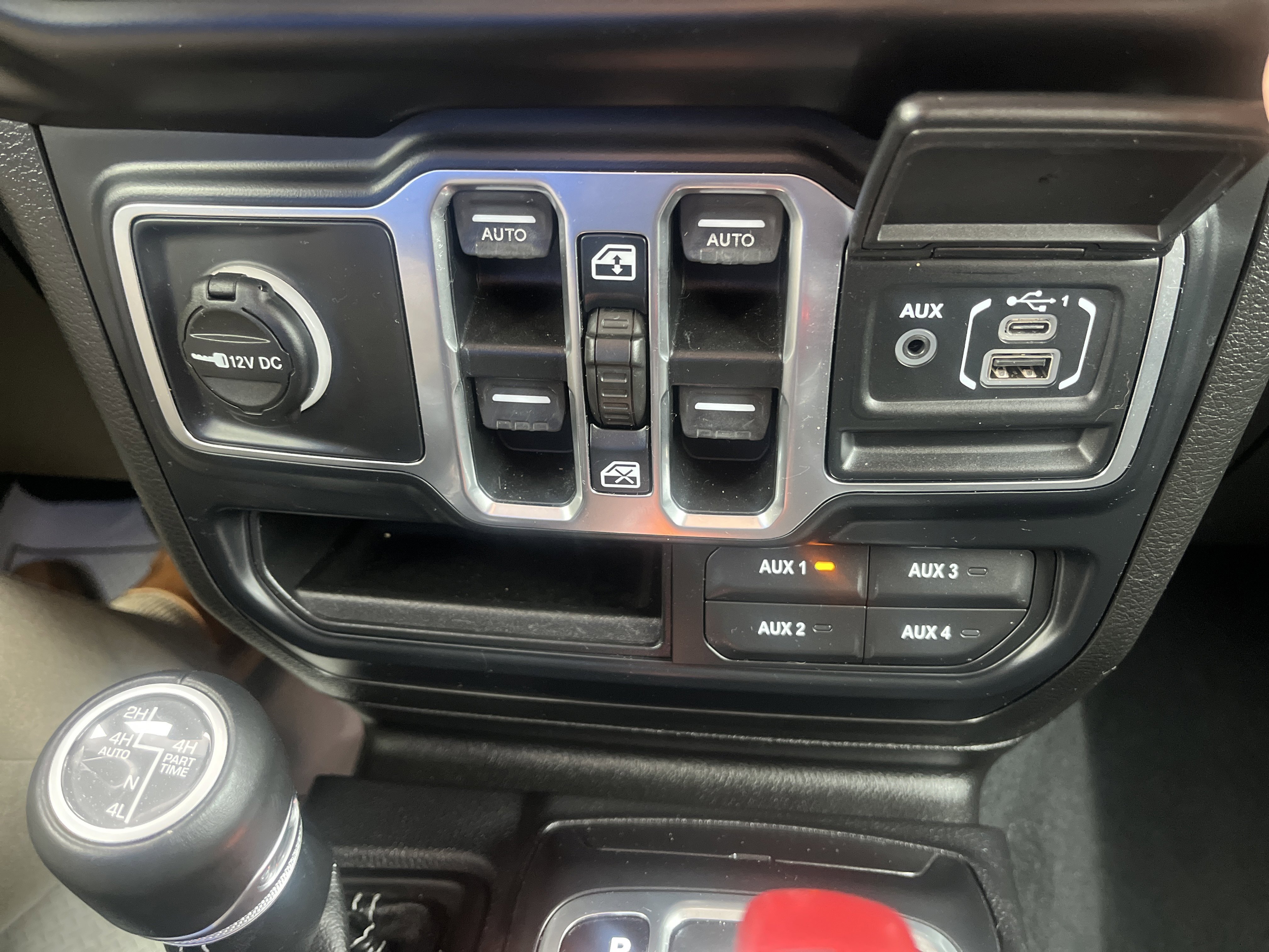 Used 2019 Jeep Wrangler Unlimited Sahara w/ Quick Order Package 24M Moab image 26