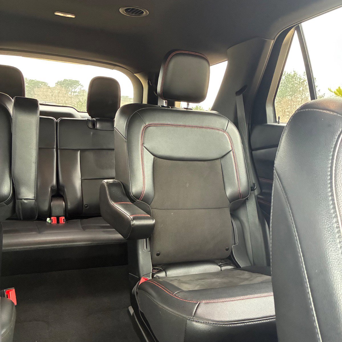 Used 2023 Ford Explorer ST-Line w/ Class IV Trailer Tow Package image 22