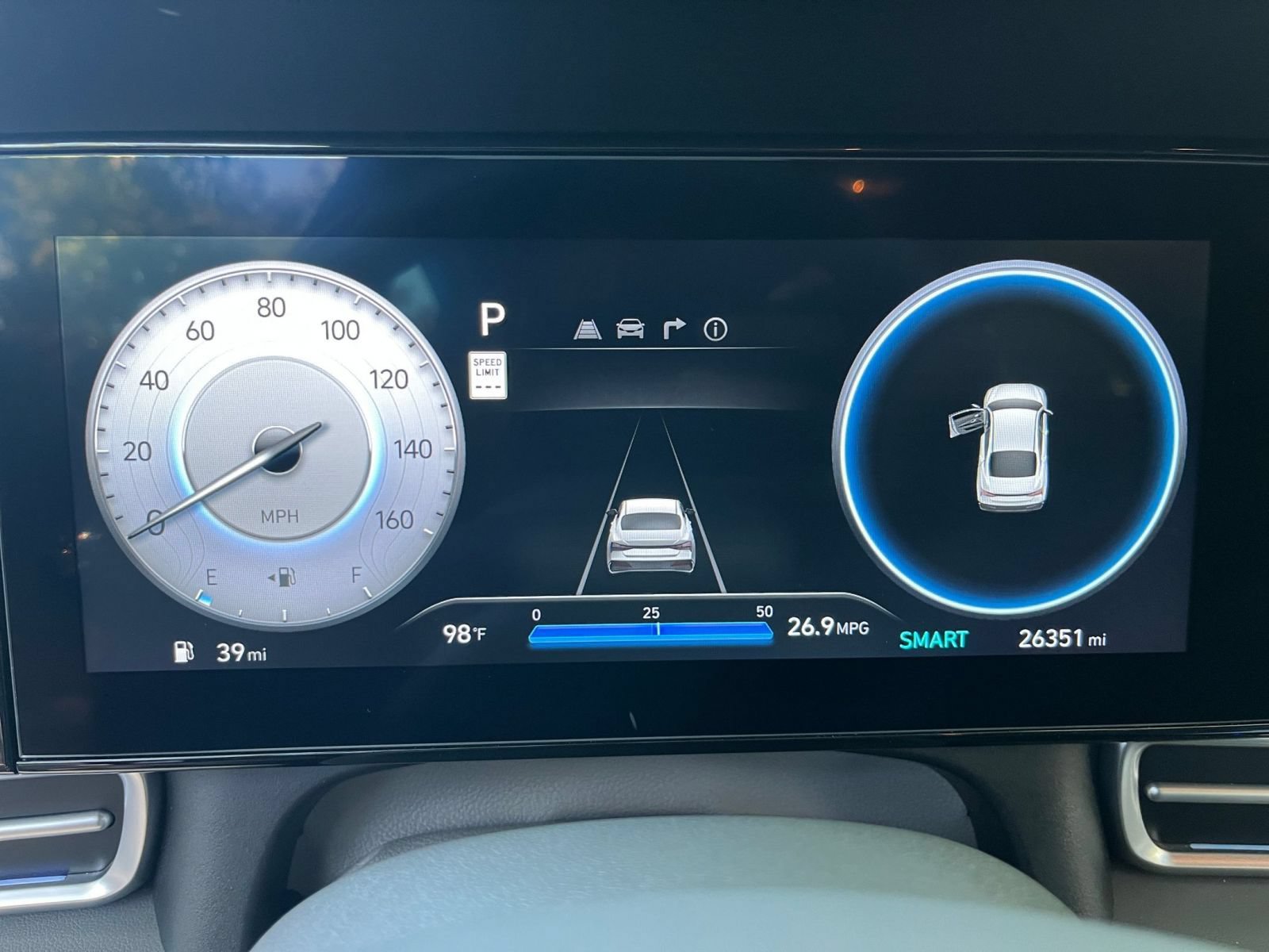 Used 2025 Hyundai Elantra SEL FWD image 41
