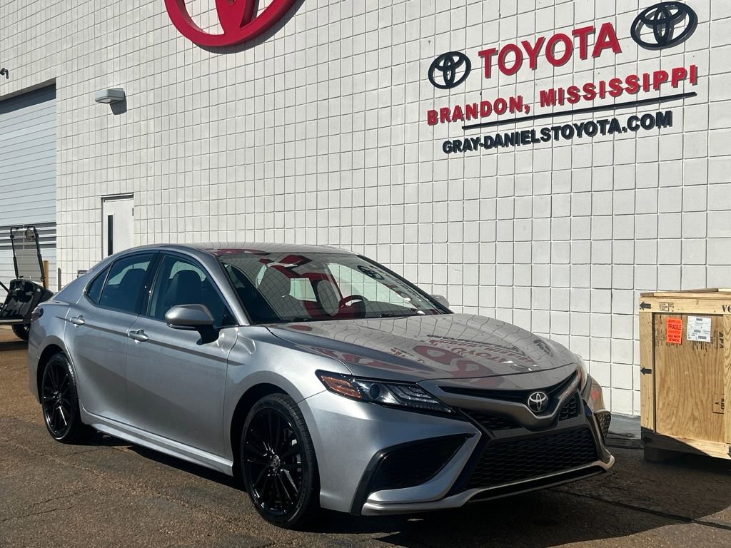 Used 2024 Toyota Camry XSE image 3