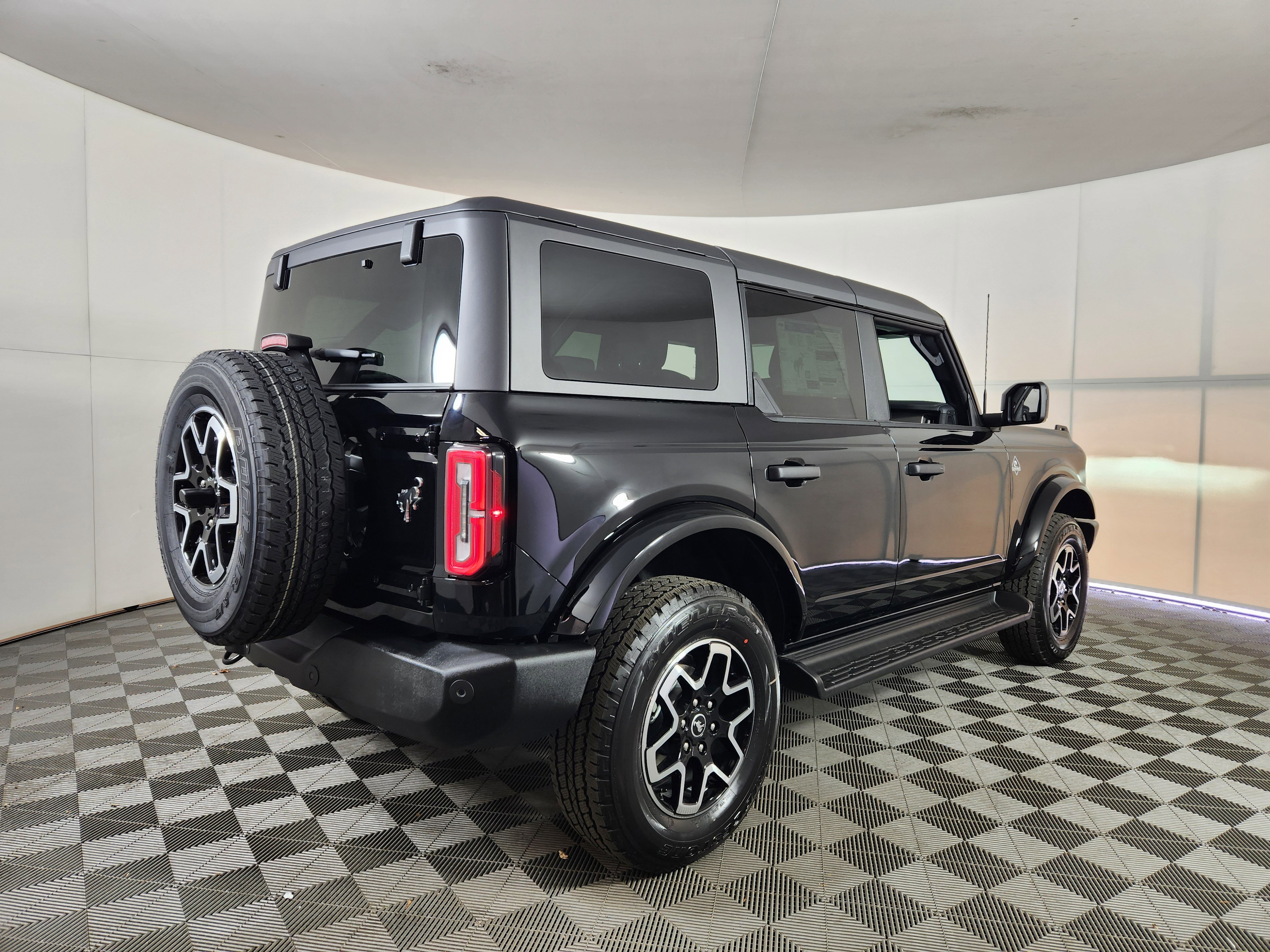 New 2026 Ford Bronco Outer Banks image 7