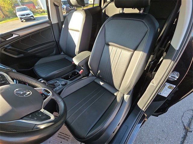 Used 2023 Volkswagen Tiguan SE image 11