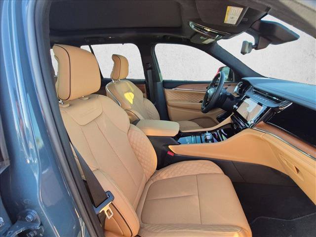Used 2026 Jeep Grand Cherokee Summit w/ Obsidian Package AWD/4WD image 17