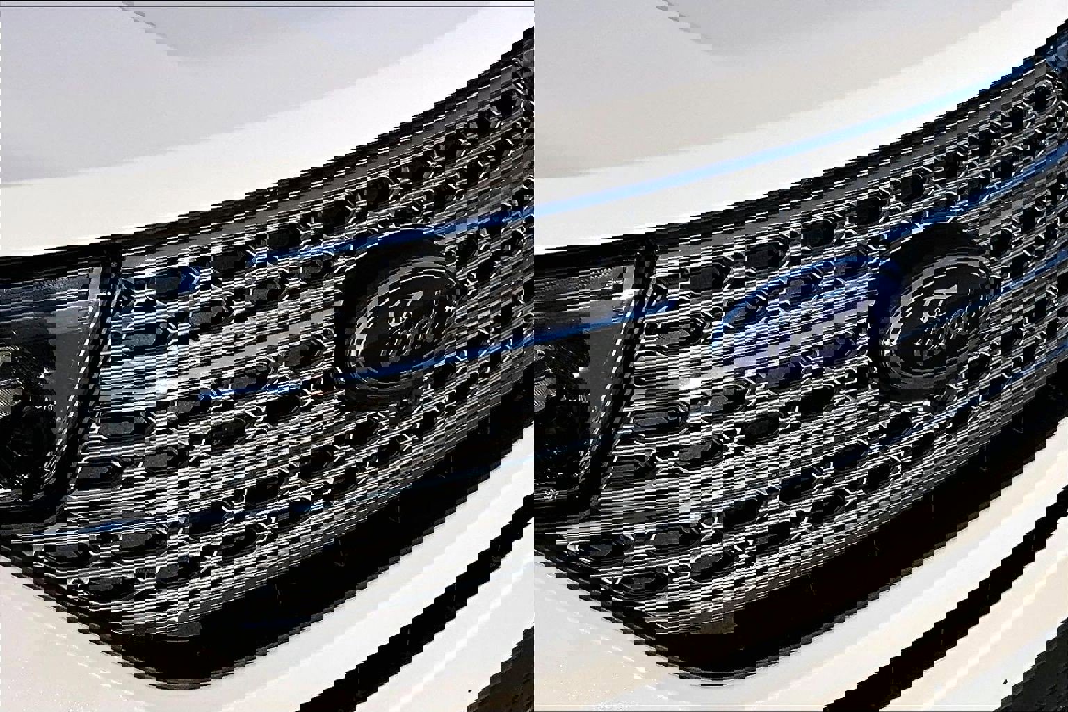 Used 2021 Ford Explorer Limited image 32