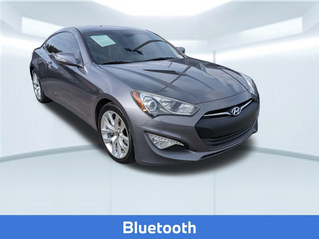 Used 2015 Hyundai Genesis 3.8 image 4