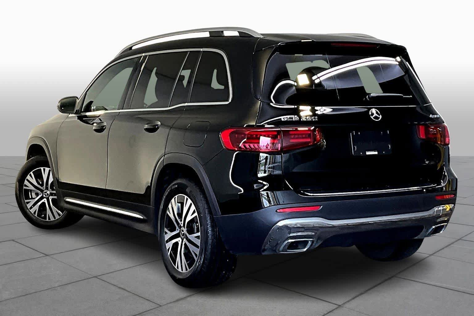 Used 2026 Mercedes-Benz GLB 250 4MATIC image 12