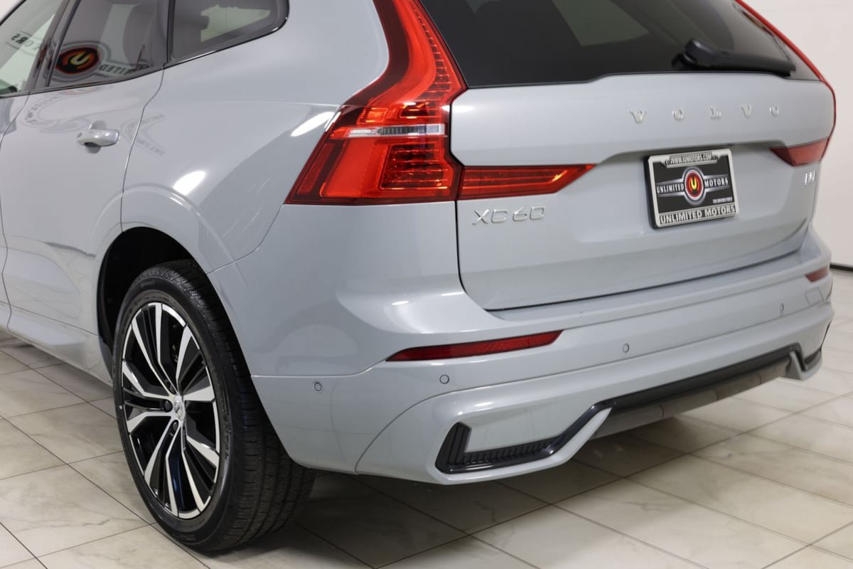 Used 2025 Volvo XC60 B5 Plus AWD/4WD image 46