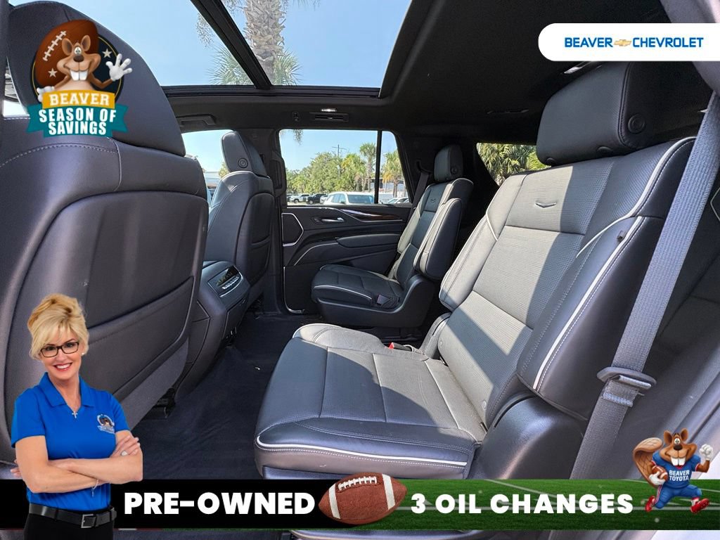 Used 2023 Cadillac Escalade Premium Luxury AWD/4WD image 15