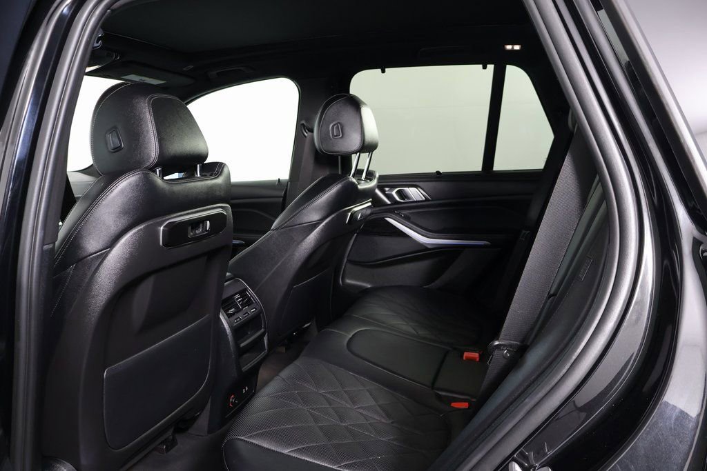 Used 2024 BMW X5 xDrive50e w/ M Sport Package image 11